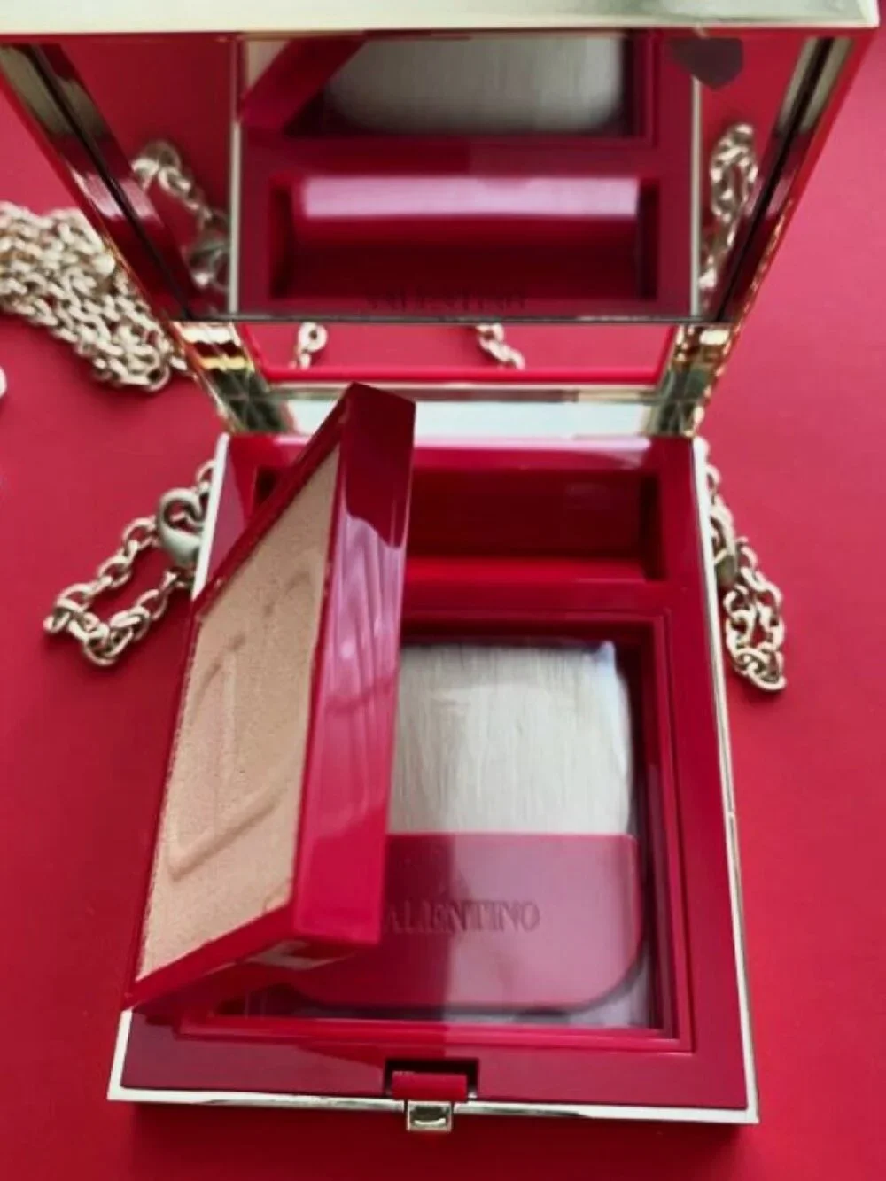Valentino Go-Clutch Bronzer 00 Refillable Compact Gold Chain Crossbody NWT